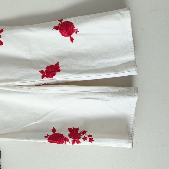 Banana Republic Wide Leg Embroidered Jeans - Picture 3 of 12